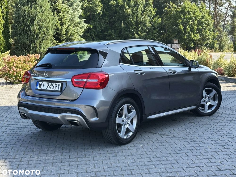 Mercedes-Benz GLA 250 7G-DCT - 14