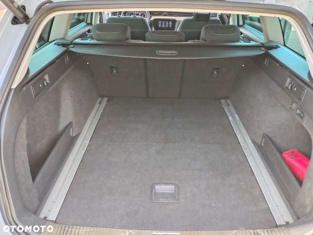 Volkswagen Passat - 15