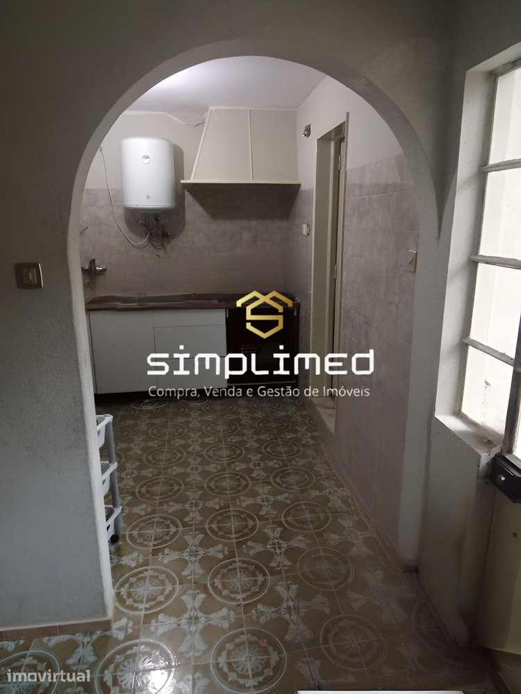 Moradia T2 localizada em Tomar com Logradouro - Grande imagem: 2/19