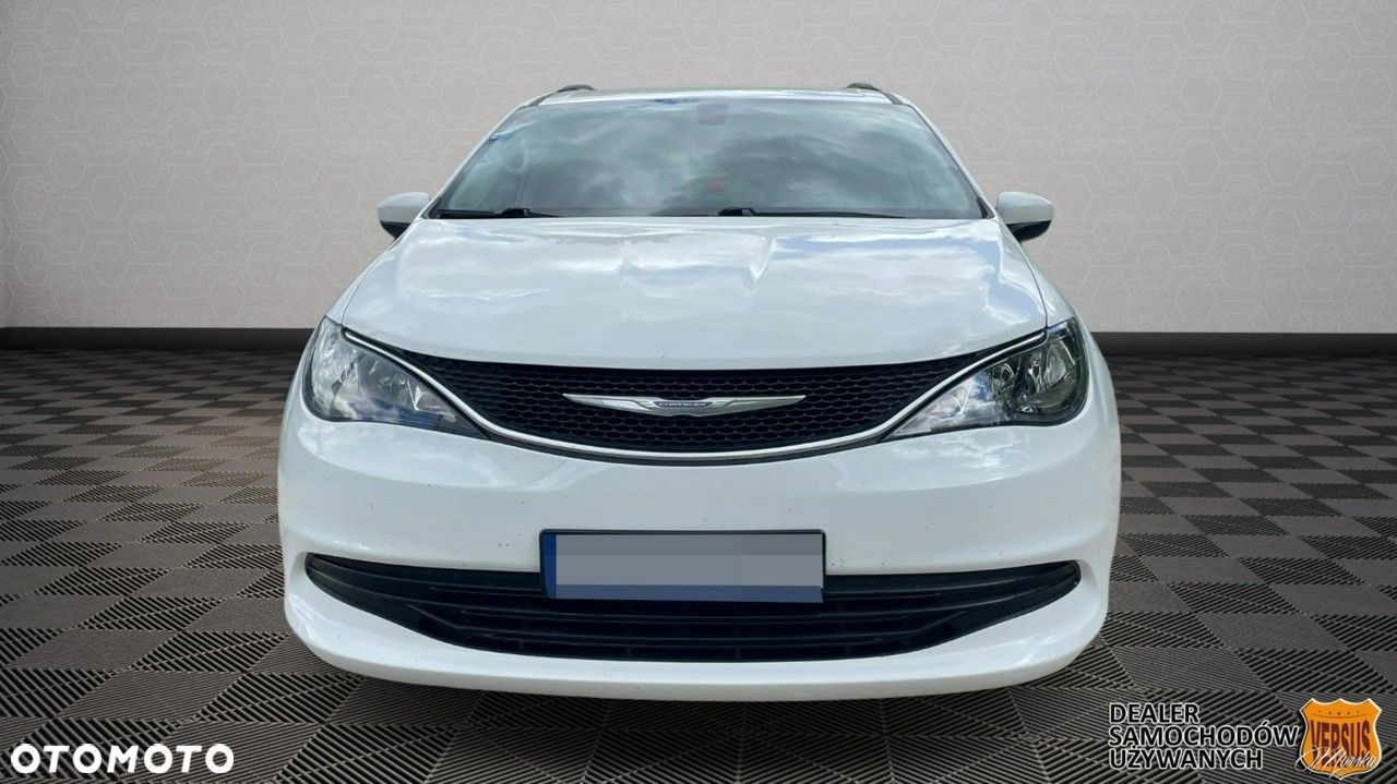 Chrysler Pacifica - 2
