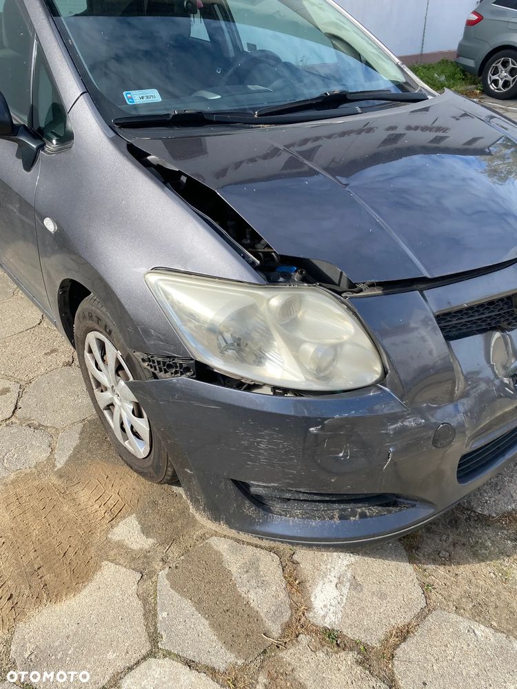 Toyota Auris 2009 photo 2