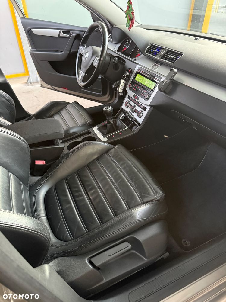 Volkswagen Passat - 21