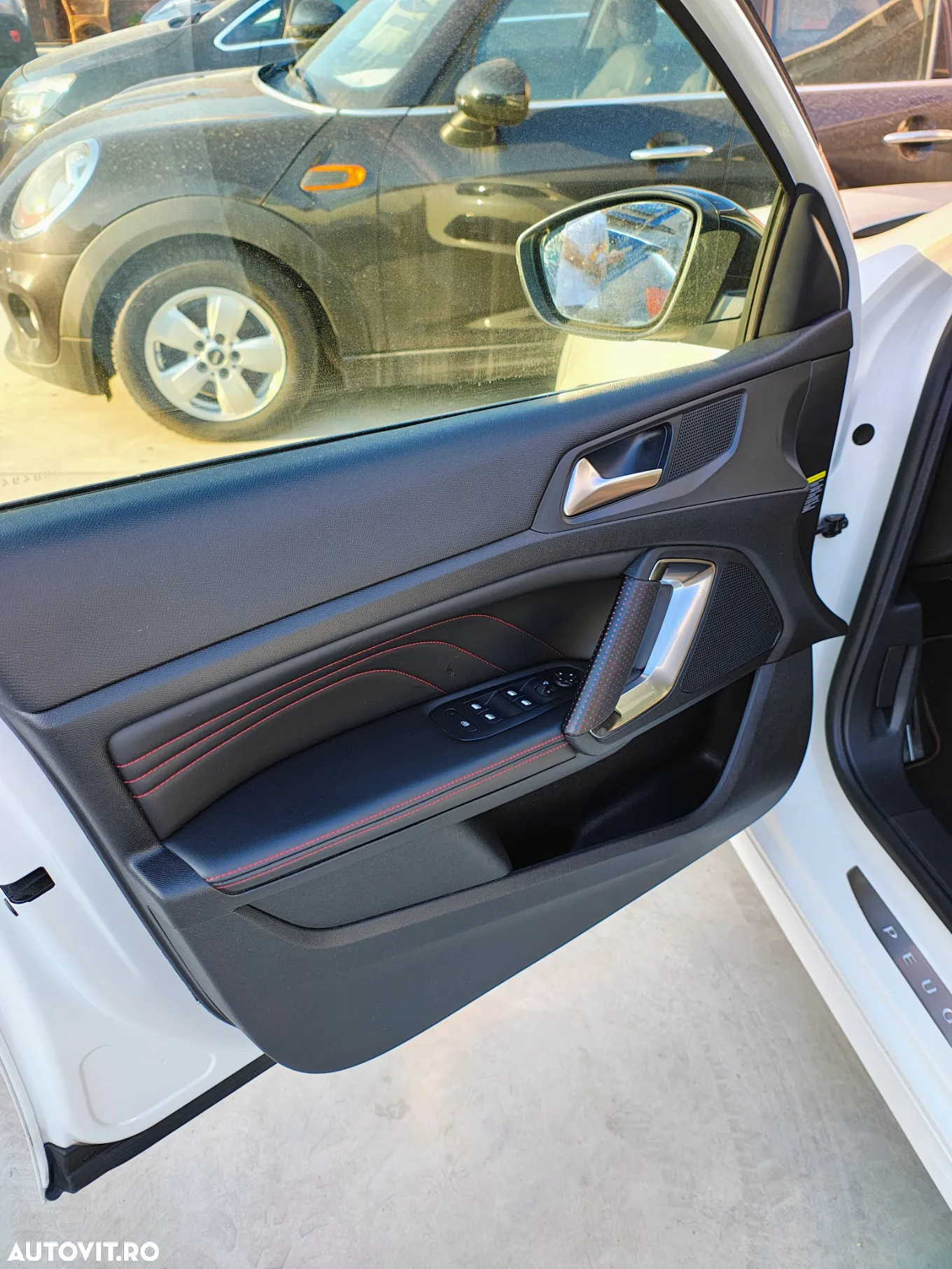 Peugeot 308 PureTech 130 EAT8 GT - 32