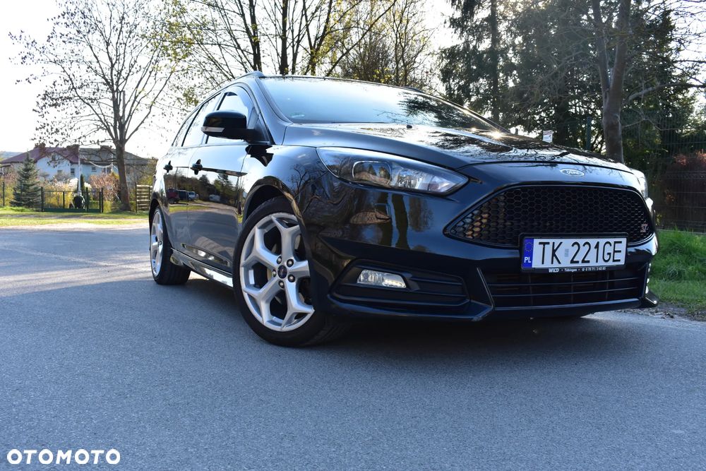 Ford Focus 2.0 EcoBoost ST mit Leder-Sport-Paket - 26