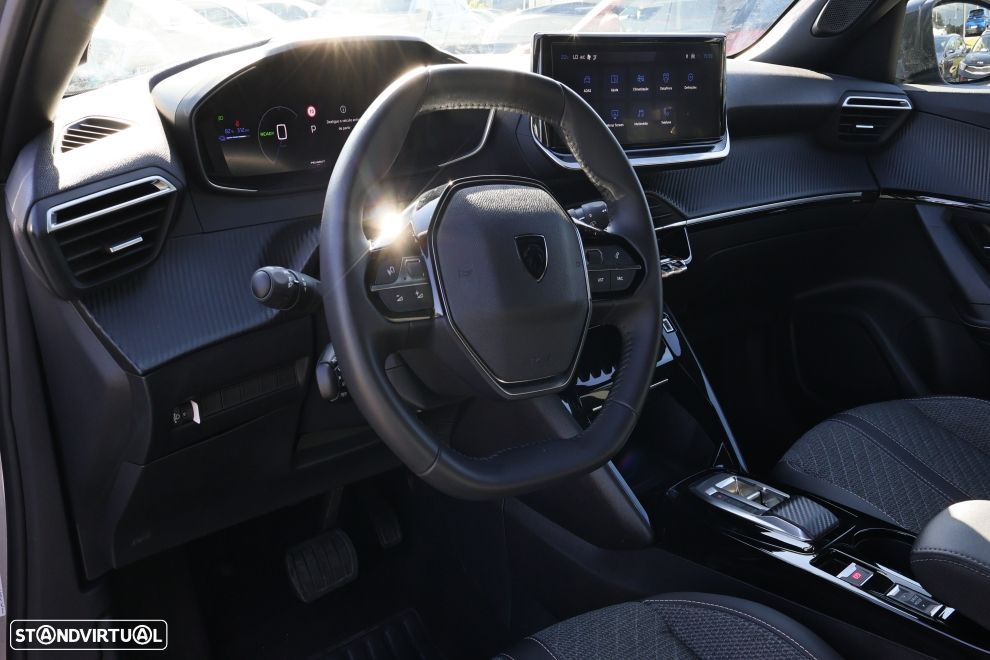 Peugeot e-2008 Allure - 15