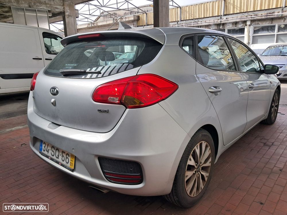 Kia Ceed 1.4 CRDi Nav Line - 14