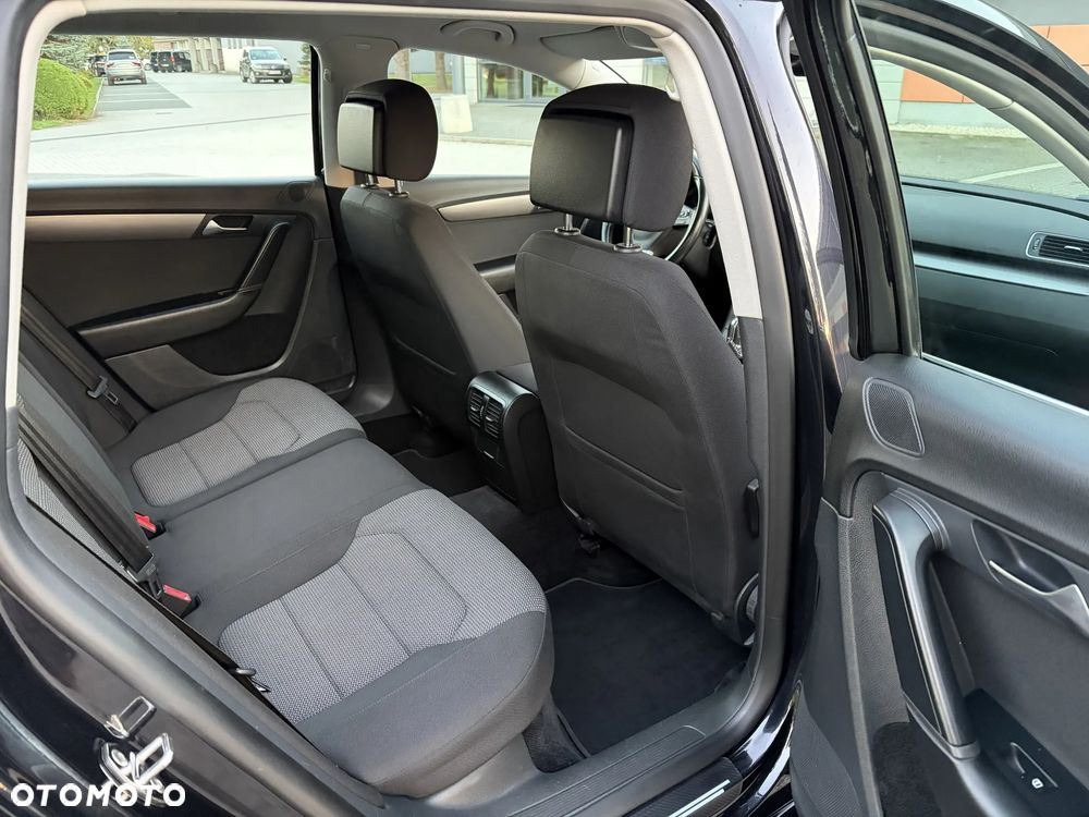 Volkswagen Passat 2.0 TDI Comfortline DSG - 10
