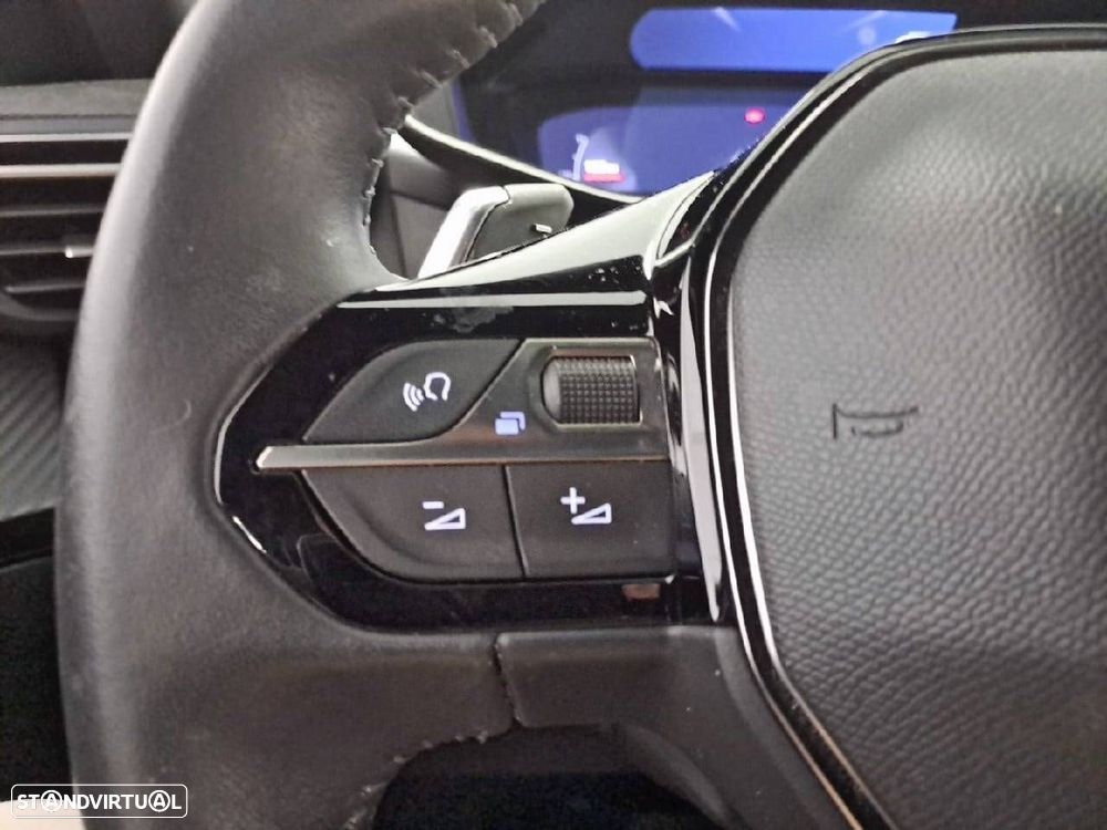 Peugeot 2008 1.2 PureTech Allure Pack - 16