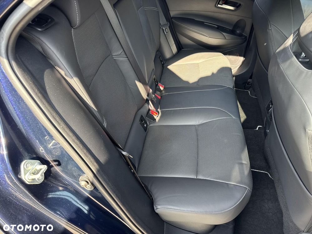 Toyota Corolla - 13