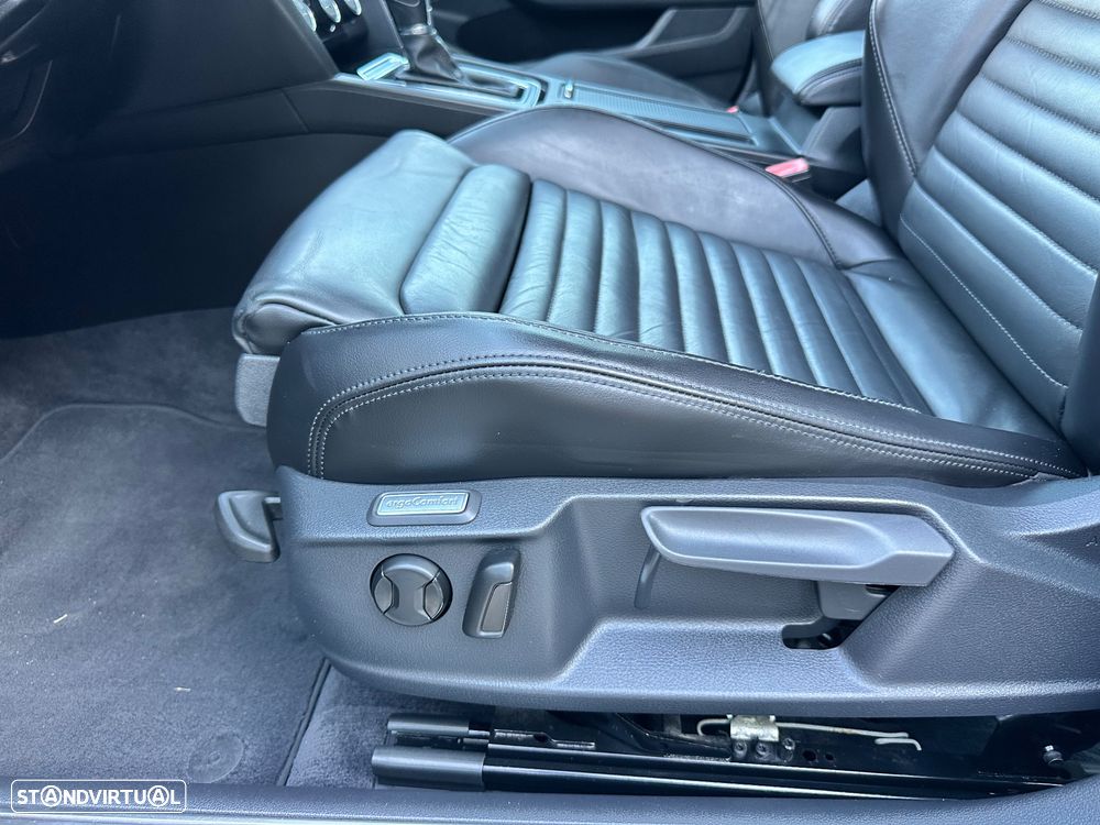 VW Passat Variant 2.0 TDi Highline DSG - 37