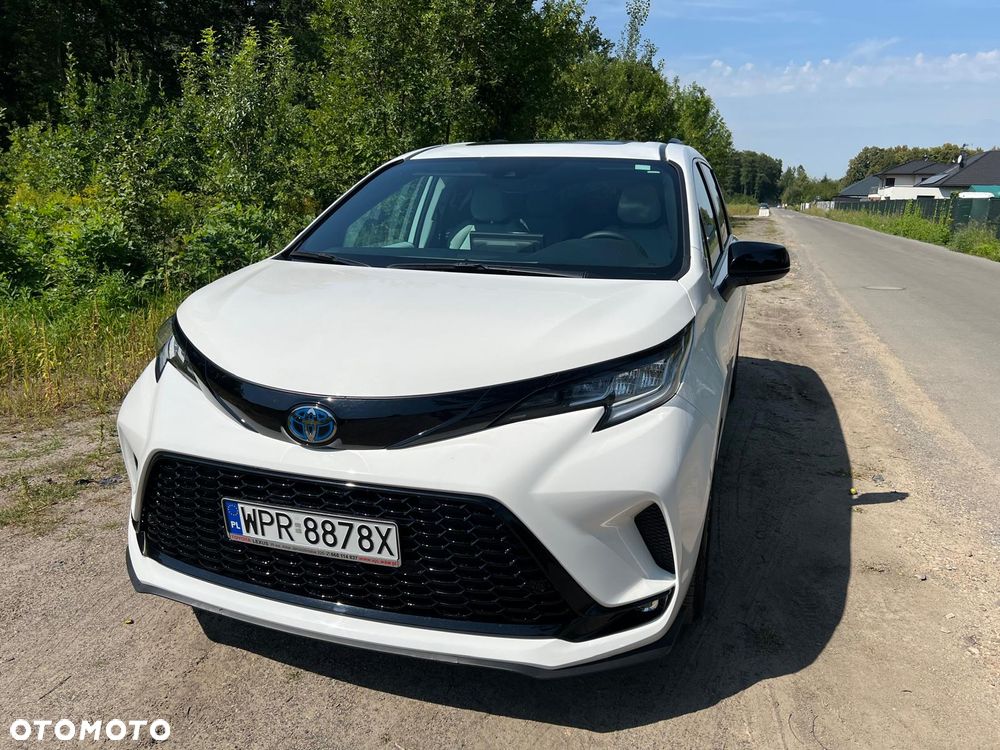 Toyota Sienna - 3