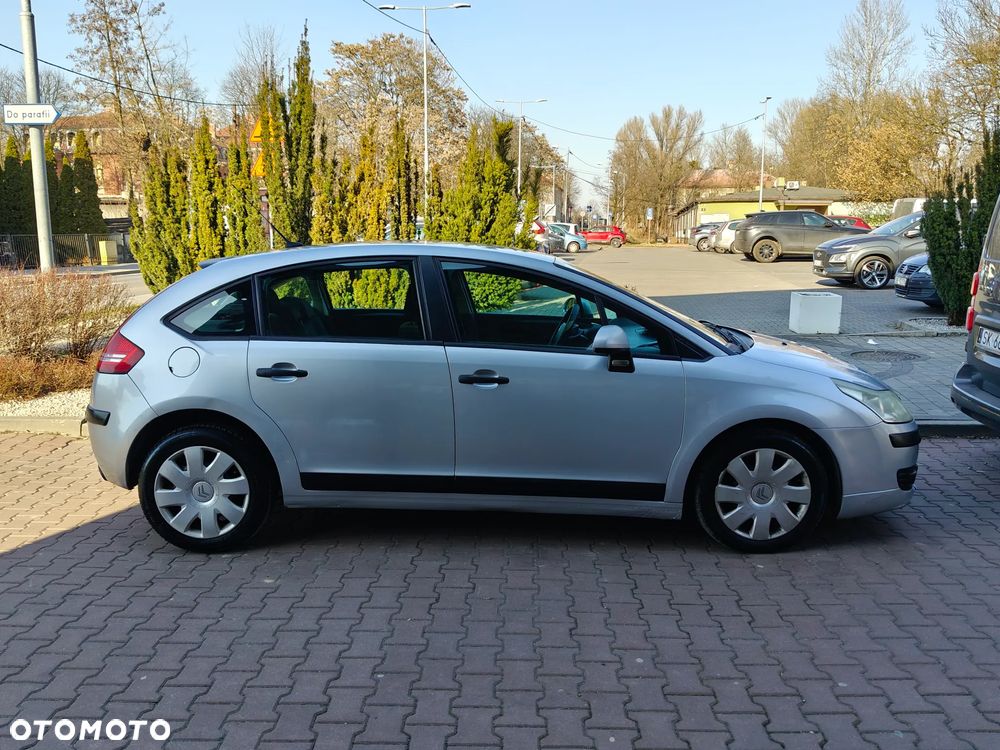 Citroën C4 1.4 16V Impress - 26