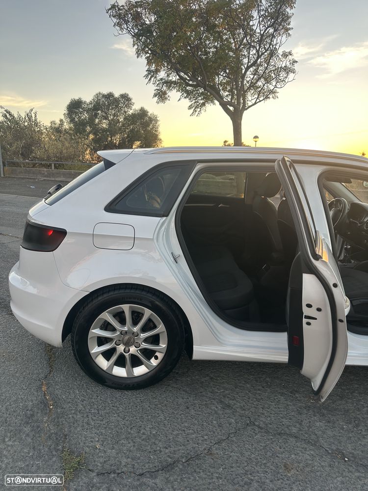Audi A3 Sportback - 16