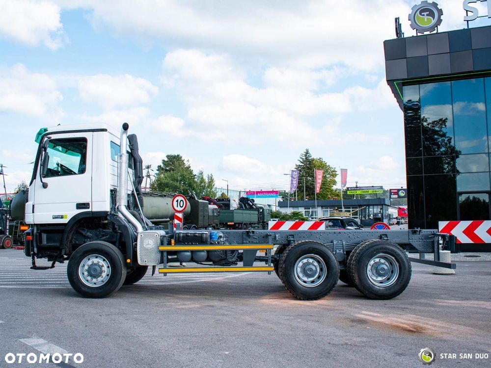 Mercedes-Benz 3332 AK 6x6 podwozie pod zabudowę - 8