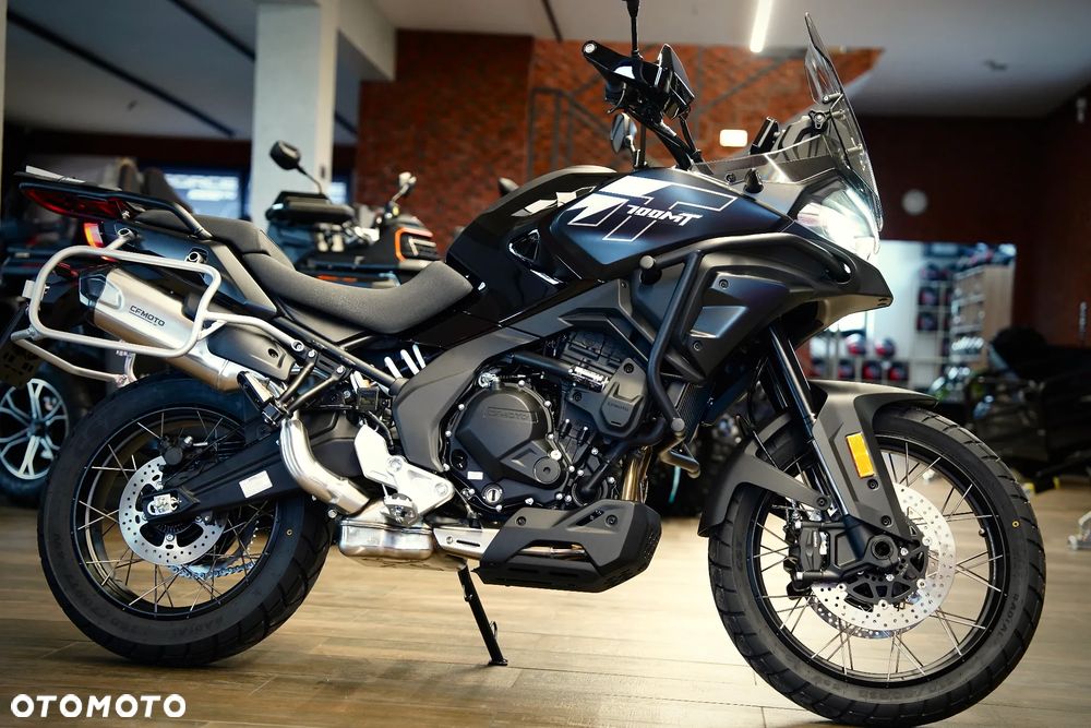 CFMoto 700MT - 2