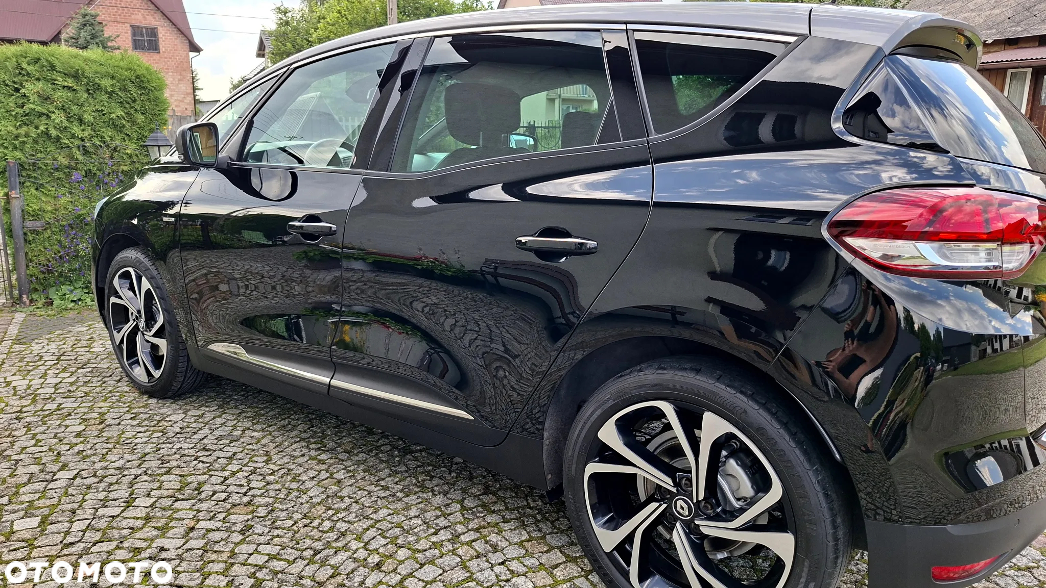 Renault Scenic ENERGY dCi 130 Euro 6 S&S Bose Edition - 14