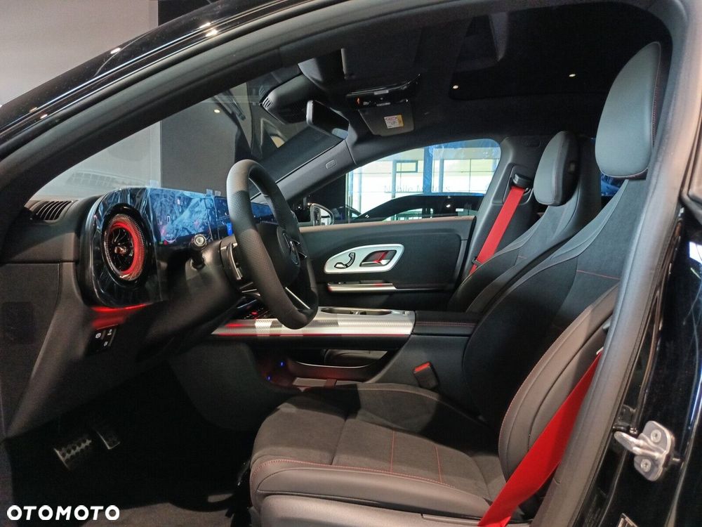 Mercedes-Benz CLA - 13