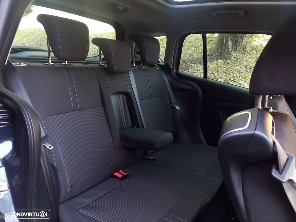 Ford B-Max 1.6 TDCi Titanium - 11