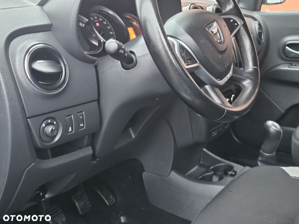 Dacia Lodgy 1.6 SCe Stepway S&S - 10