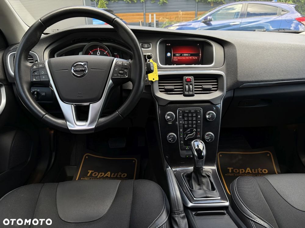 Volvo V40 D4 Geartronic Momentum - 35