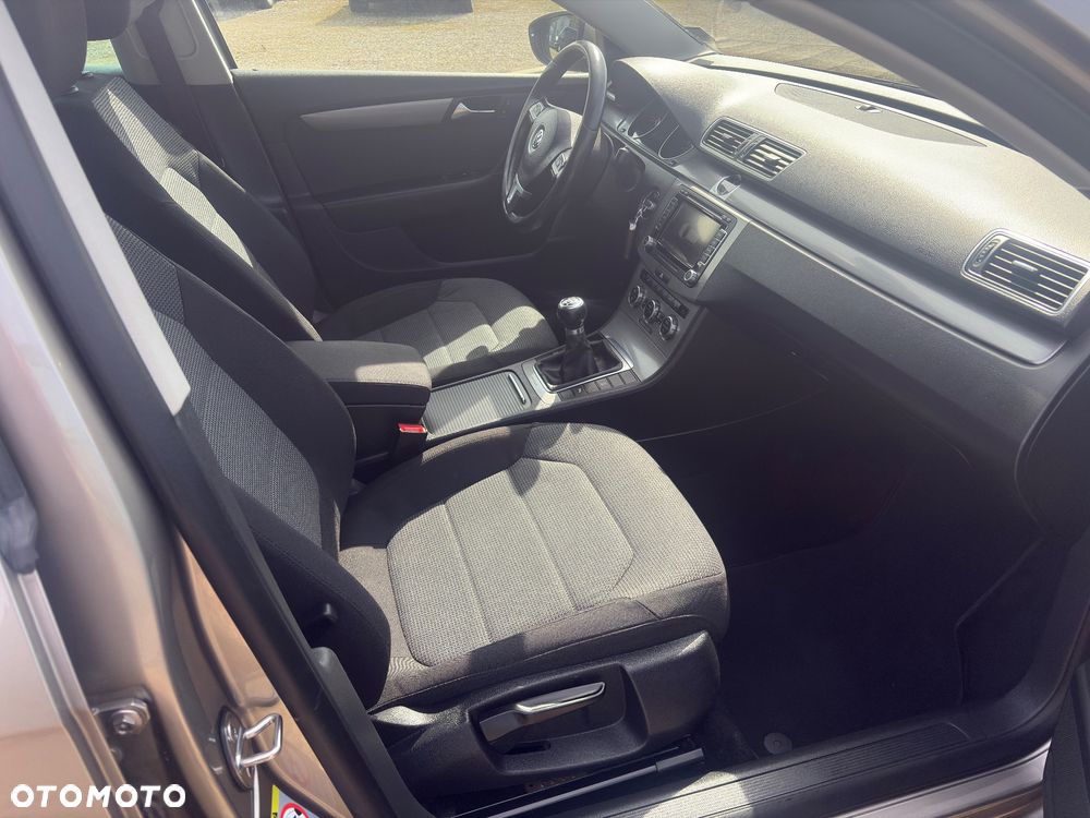 Volkswagen Passat 2.0 TDI 4Motion BlueMotion Technol Comfortline - 10