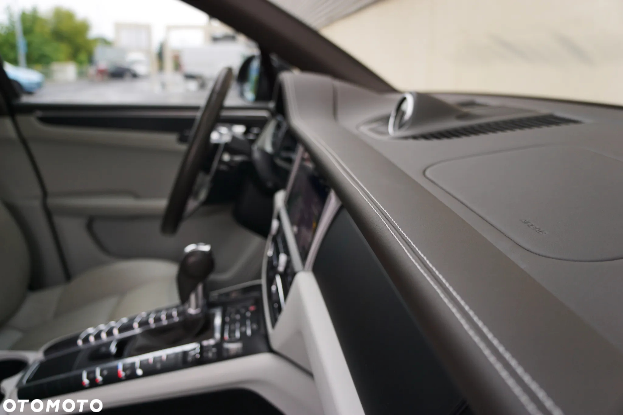 Porsche Macan Standard - 21