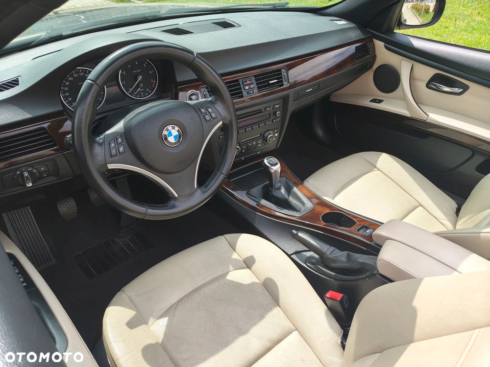 BMW Seria 3 320i - 9