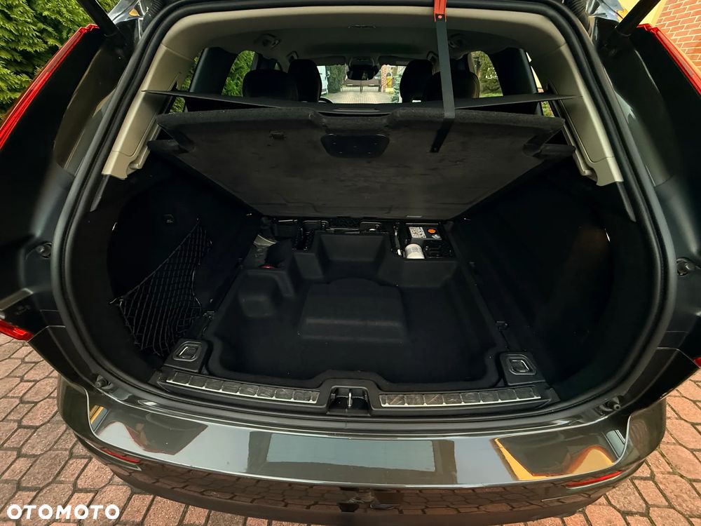 Volvo XC 60 T4 Momentum Pro - 17