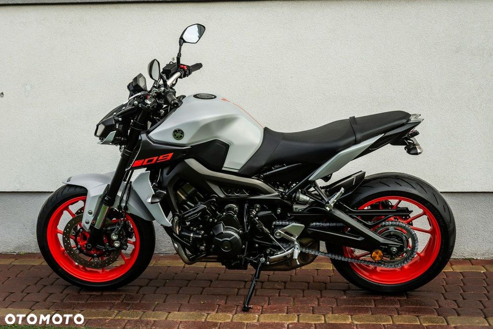 Yamaha MT - 5