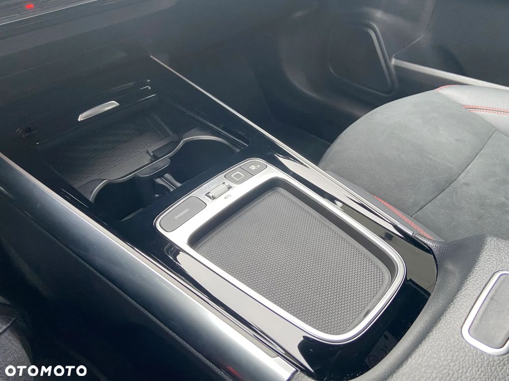 Mercedes-Benz GLA 200 AMG Line - 14