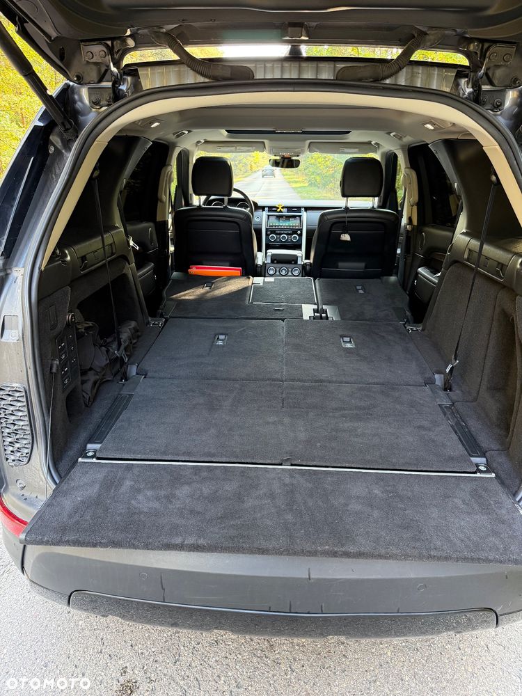 Land Rover Discovery V 3.0 Si6 HSE Luxury - 16