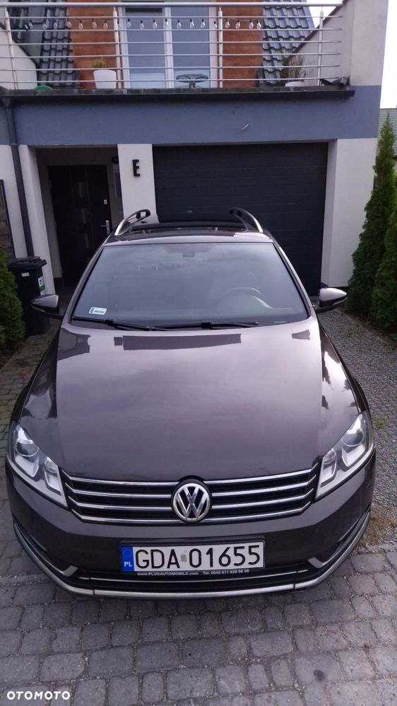Volkswagen Passat - 1