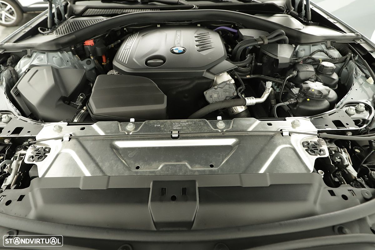 BMW 320 d Touring Pack Desportivo M Auto - 29