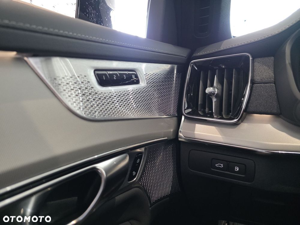 Volvo XC 90 - 16