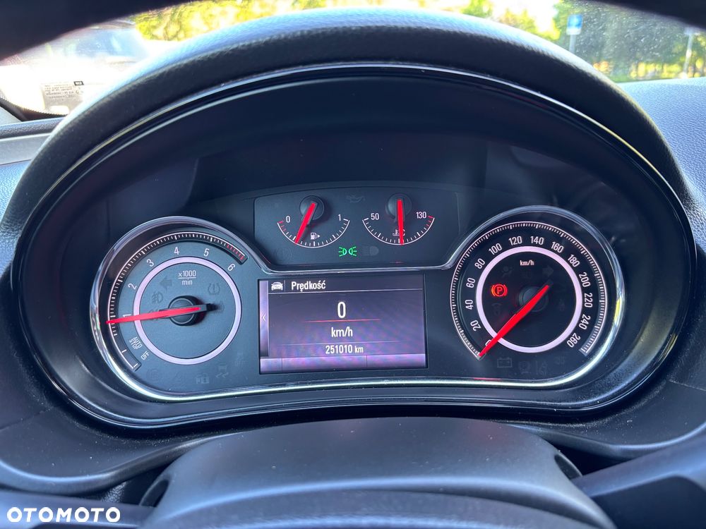 Opel Insignia - 21