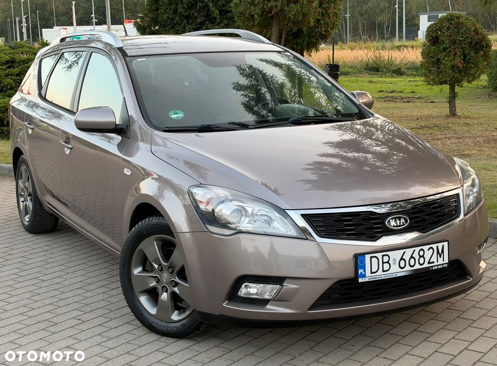 Kia Ceed 1.4 CVVT Dream-Team Edition - 19