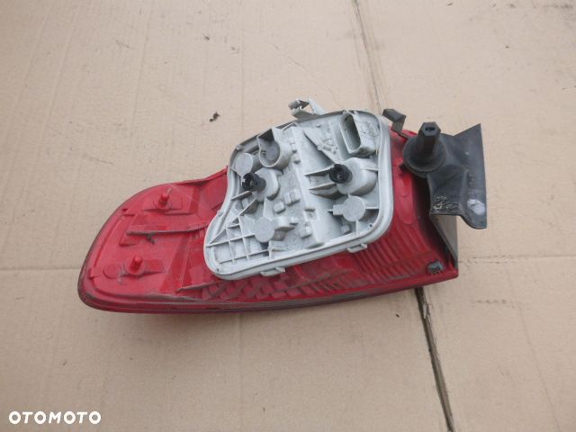 LAMPA LEWY TYŁ LEWA TYLNA AUDI A3 8P 5D - 7