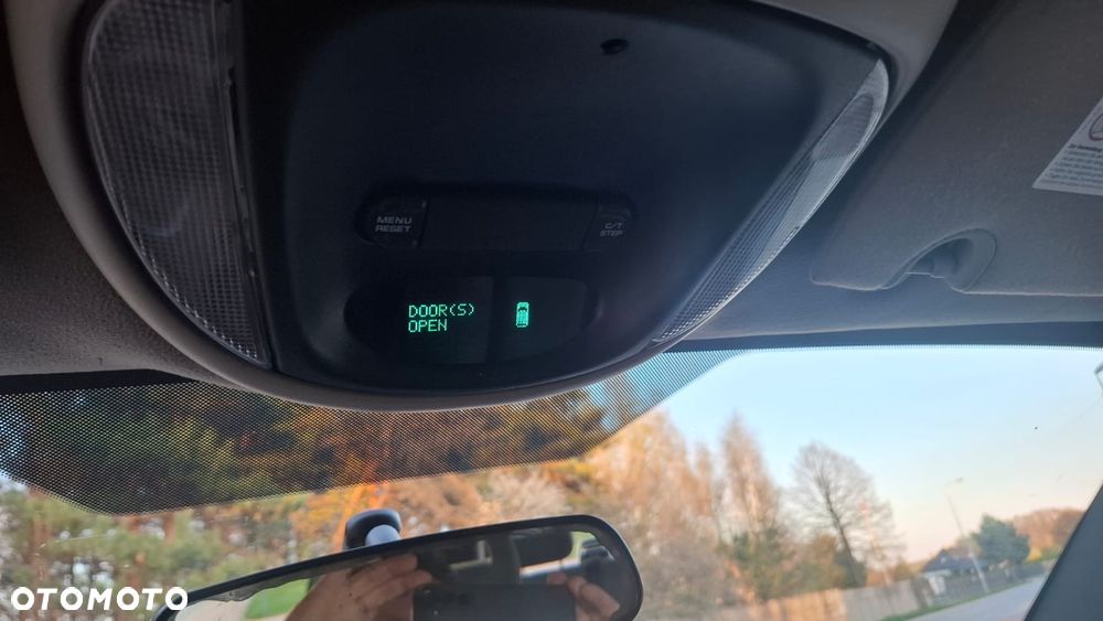 Chrysler Voyager 2.4 SE - 22