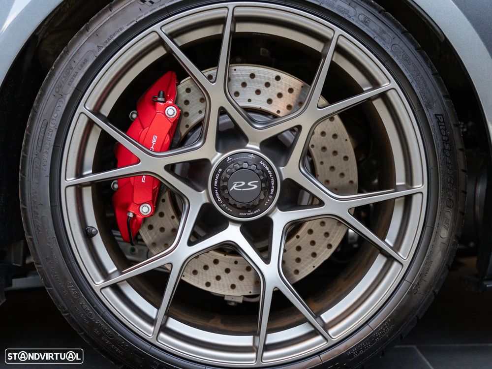 Porsche 718 Spyder - 21