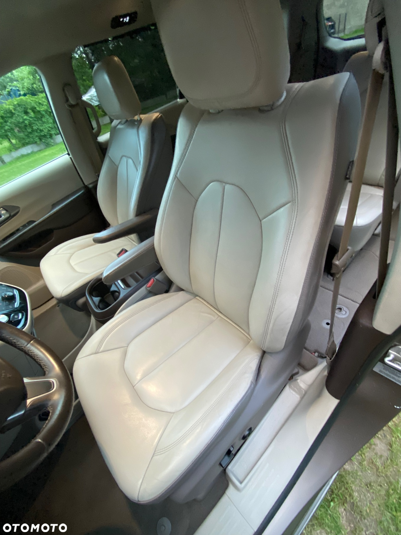 Chrysler Pacifica - 12