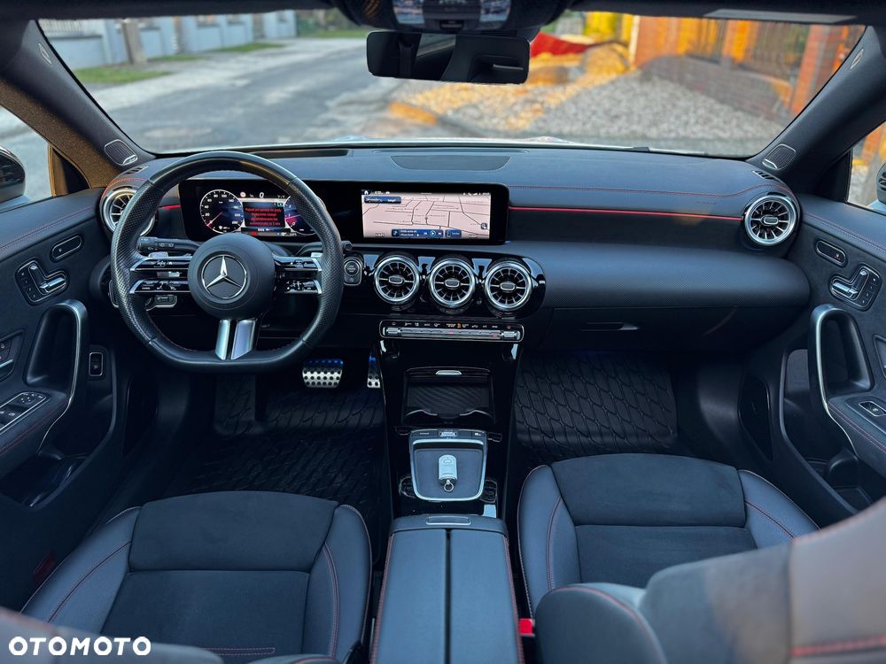 Mercedes-Benz CLA 200 AMG Line 7G-DCT - 26