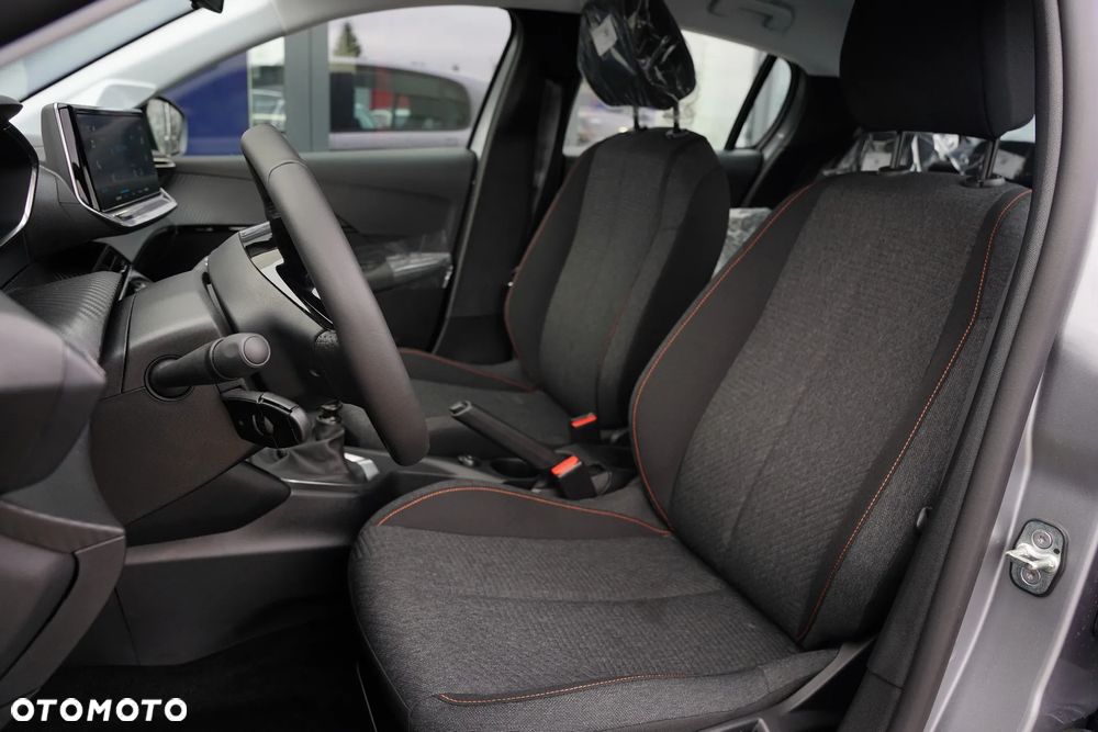 Peugeot 208 - 15