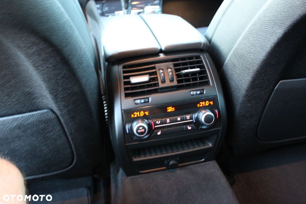 BMW Seria 5 530d xDrive - 17