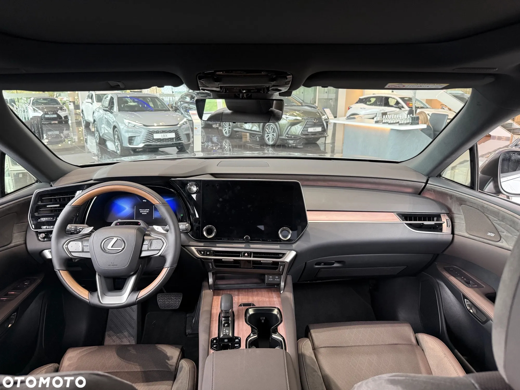 Lexus RX 450h+ Omotenashi - 9