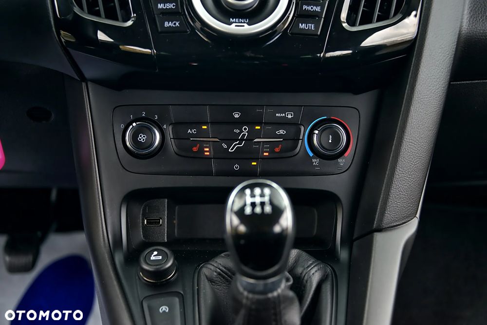 Ford Focus - 36