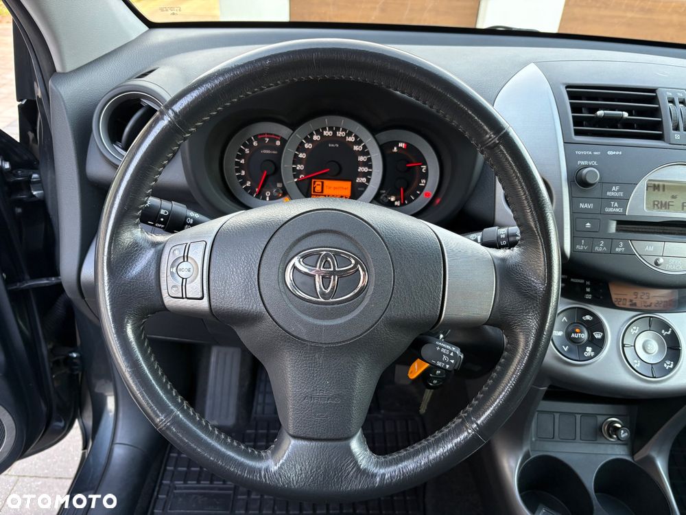 Toyota RAV4 - 23