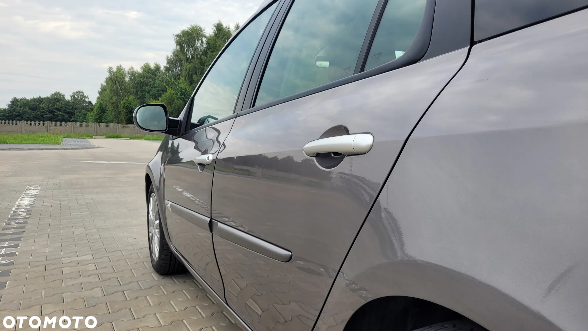 Renault Clio 1.5 dCi 85 FAP Grandtour Dynamique - 10