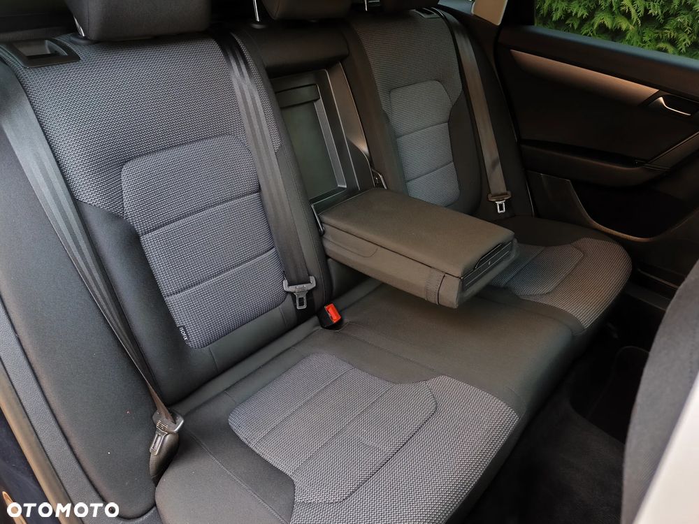Volkswagen Passat 2.0 TDI Trendline - 22