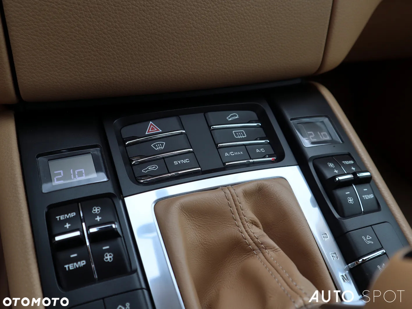 Porsche Macan - 33