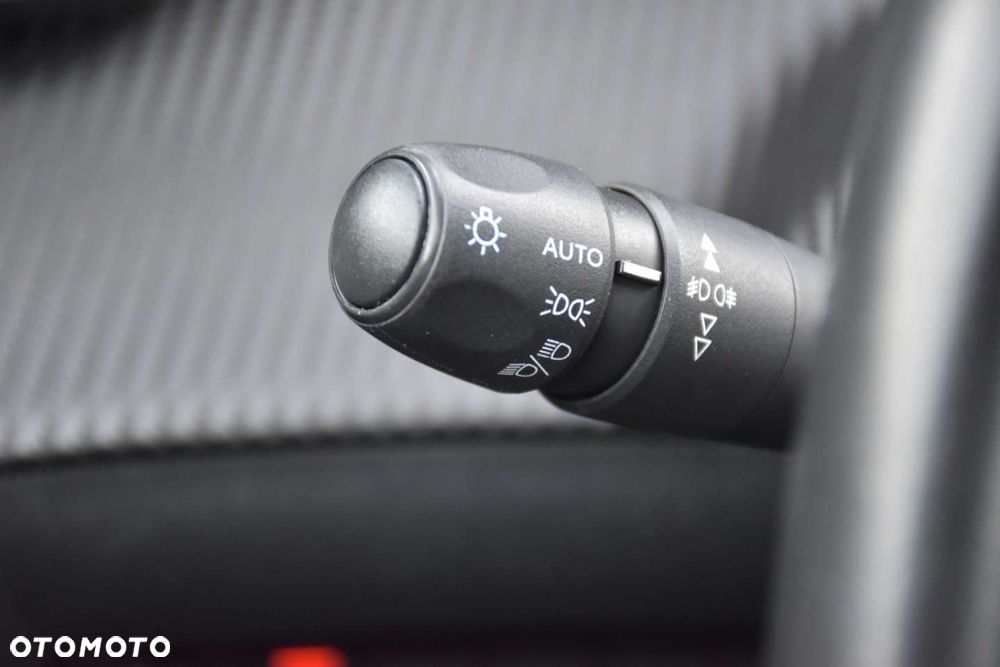 Peugeot 2008 BlueHDi 100 STOP & START Active - 21